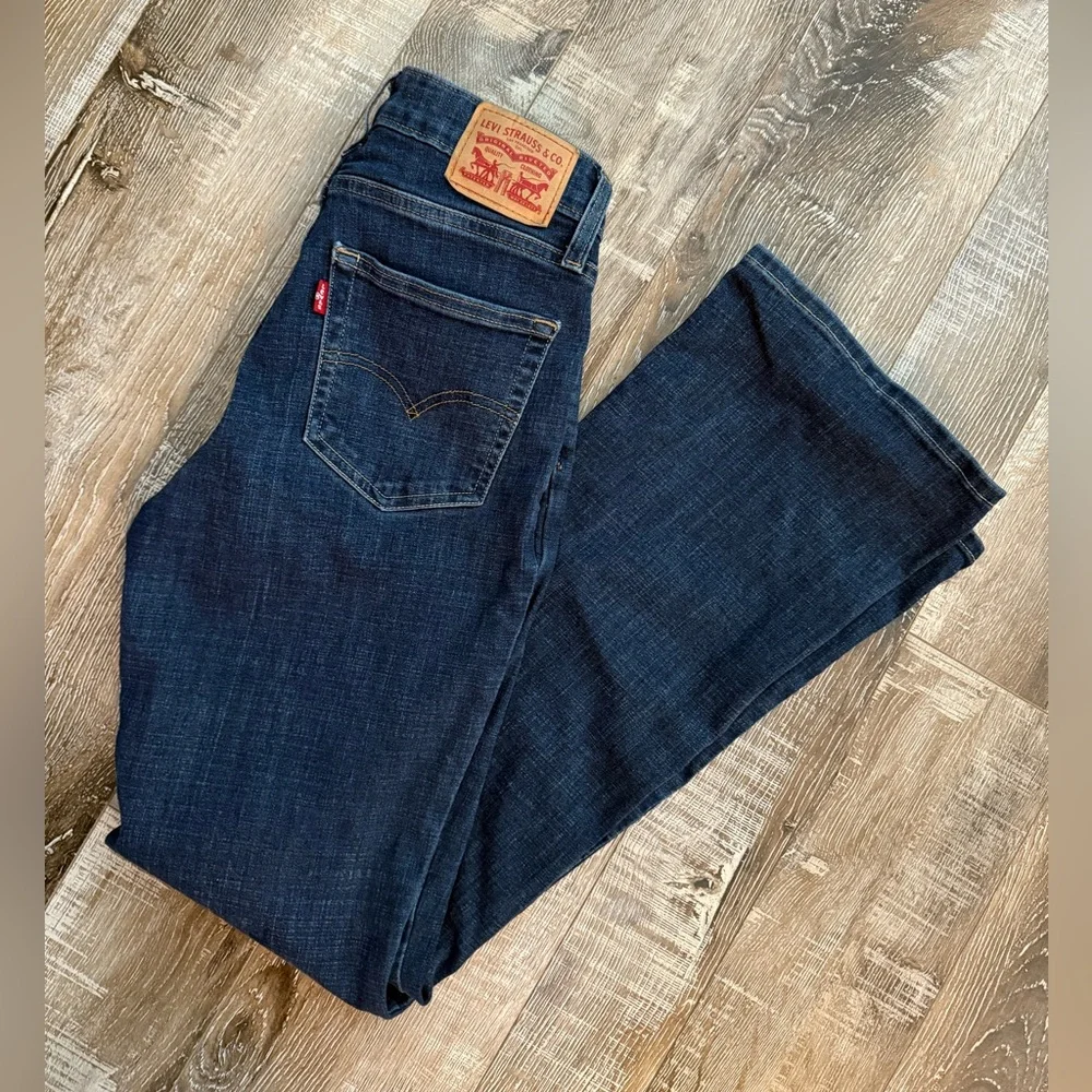 Levi's high rise Boot Cut Women's Jeans - Picture 6 of 7